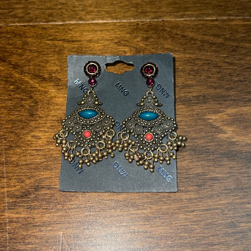 NWOT, MNG by Mango earrings